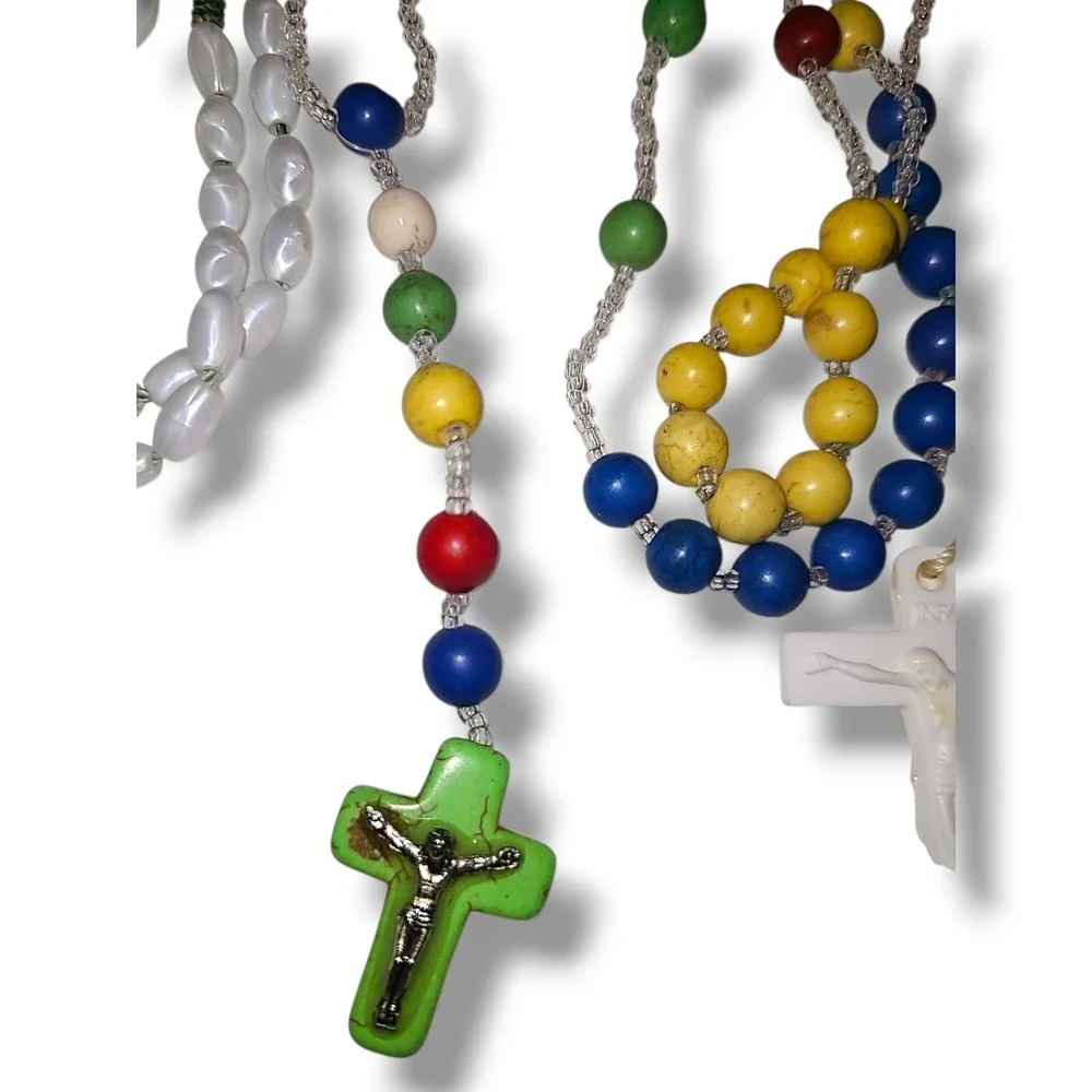 Lot 4 Vintage Catholic Rosaries Crucifix Cross‎ Plastic Bead Prayer Necklaces